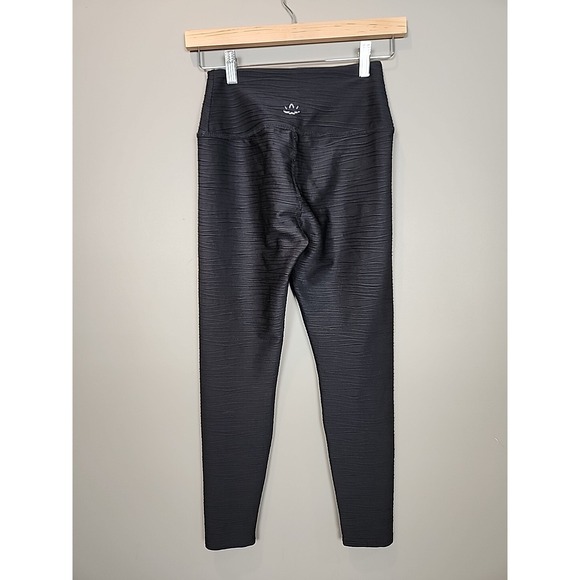 Beyond Yoga Wavy Textured 7/8 Black Leggings Size‎ Small - Picture 2 of 8